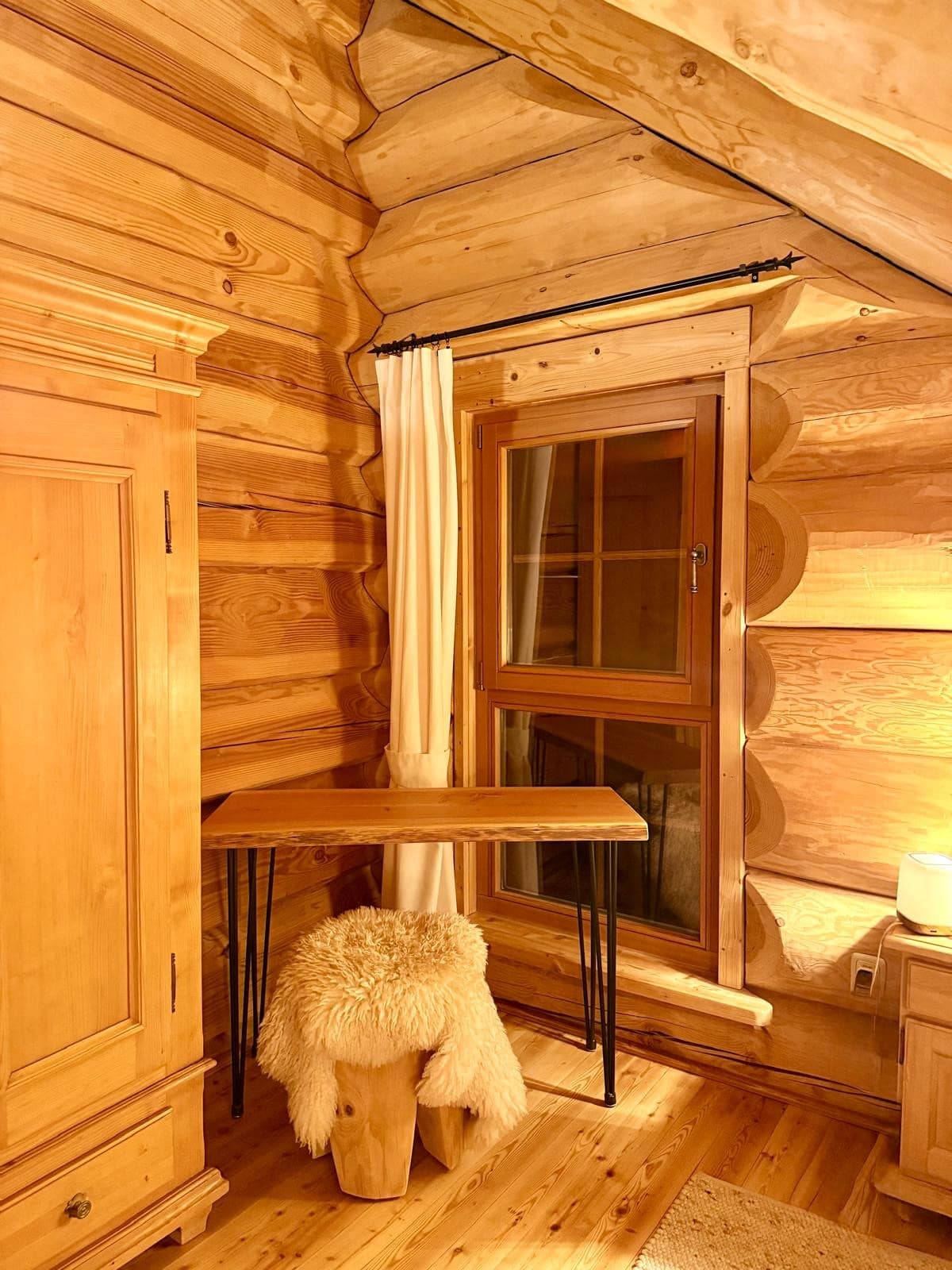 Eingangsbereich aus massivem Holz